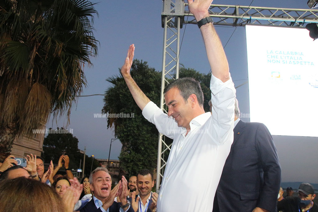 Regionali, Occhiuto: "Abbiamo vinto, da domani cambieremo la Calabria" - VIDEO