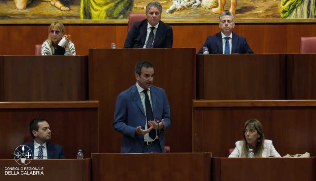 Concluso Consiglio regionale su arrivo medici cubani, Occhiuto: "Sanità non più lottizzata"