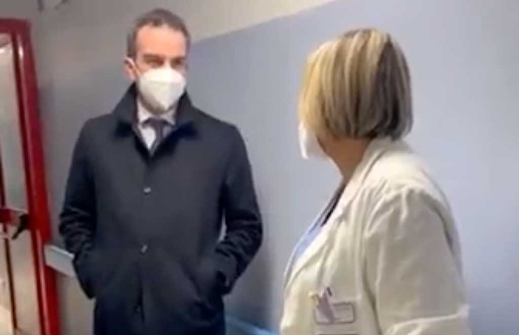 Covid, Occhiuto visita ospedale Cosenza: "Medici in difficoltà"