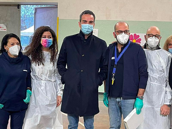 Covid, Occhiuto: "Grazie a sanitari per lavoro svolto. Aumentiamo posti letto per evitare zona arancione"