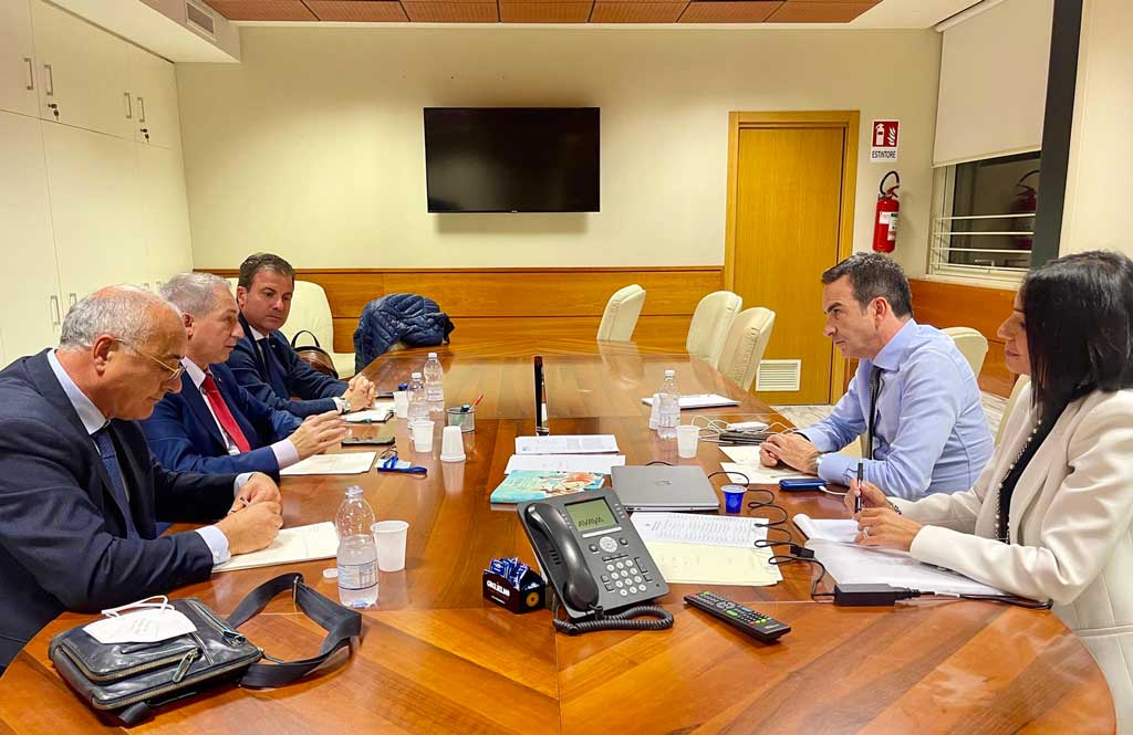 Regione, Occhiuto incontra sindacati: "Affrontati diversi temi e stabilite le priorità"