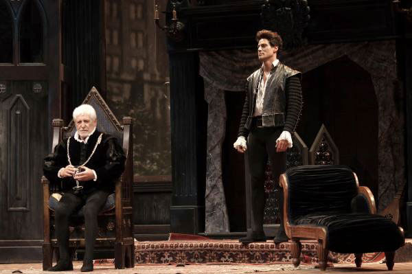 Al Teatro Rendano di Cosenza applausi per "Odio Amleto" con Gabriel Garko