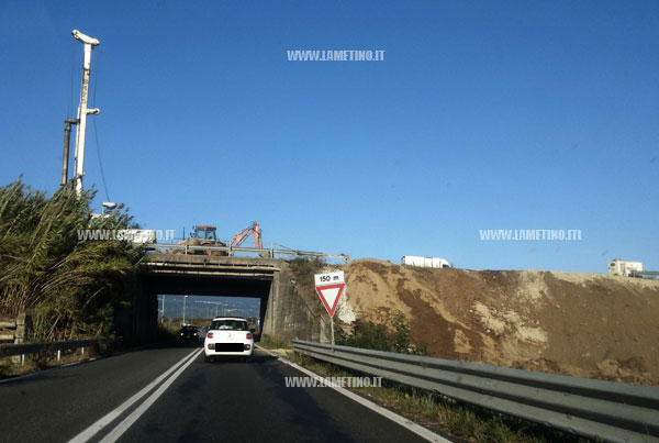 ok-lavori-rampa-uscita-svincolo-a3-lamezia-sett-2014-5.jpg