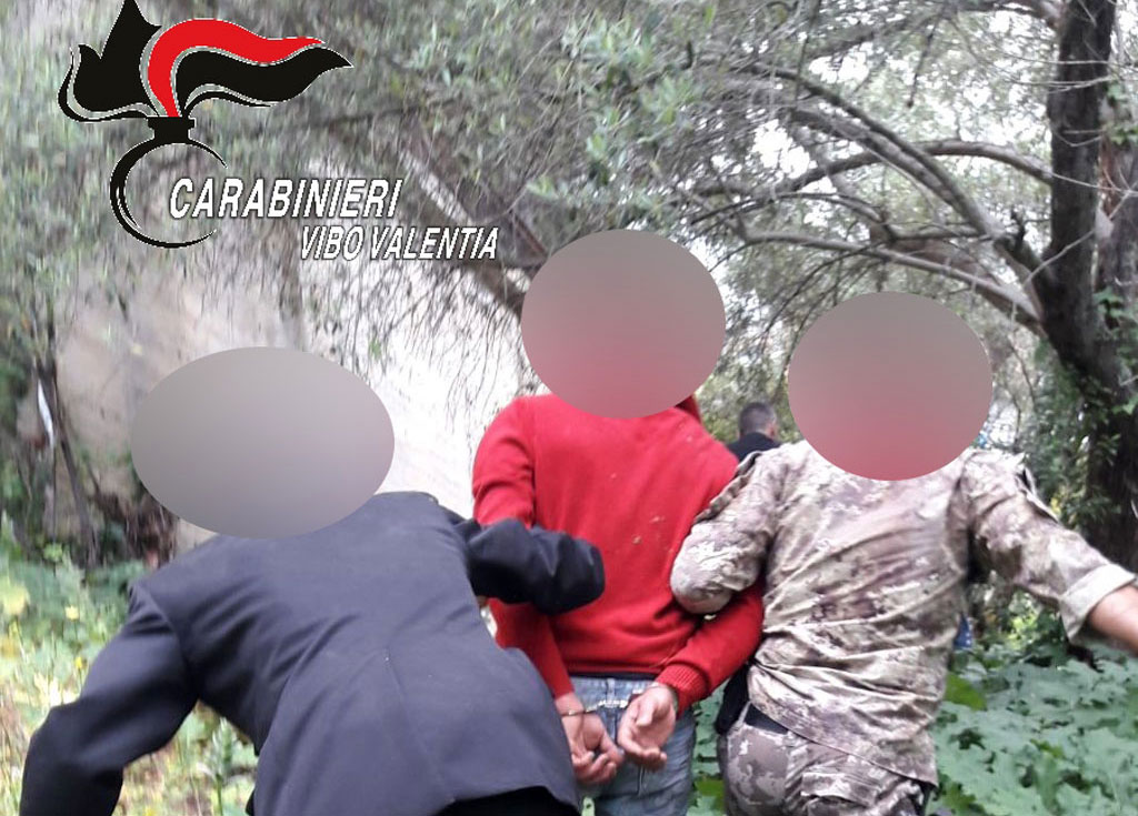 Sequestra e picchia un 85enne per derubarlo, fermato 25enne nel vibonese - VIDEO