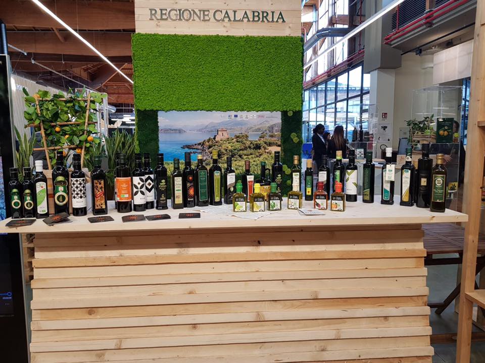 Al Fico di Bologna l’olio Lametia DOP protagonista, in migliaia allo stand della Regione