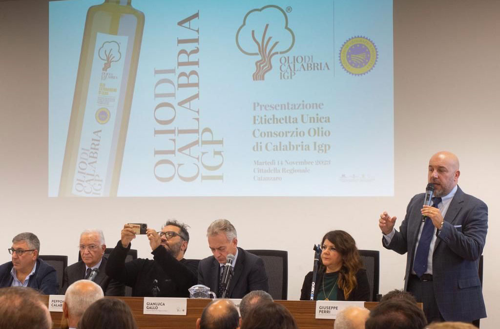 olio-igp-cal_8c118.jpg
