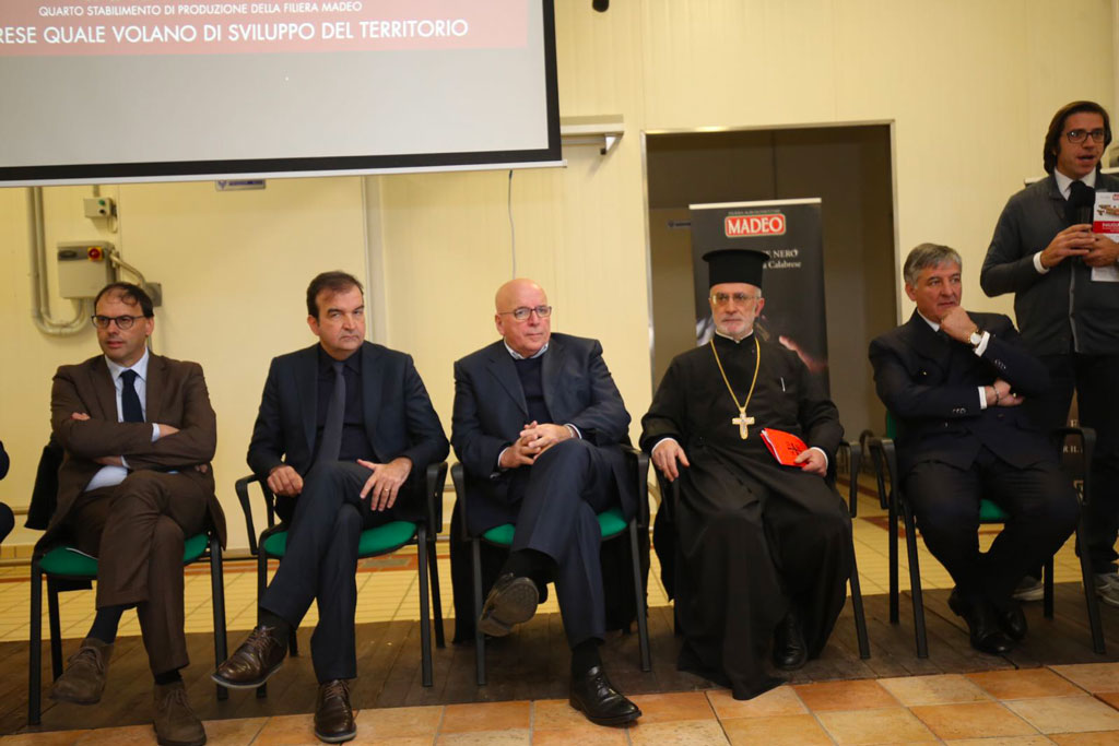 Oliverio inaugura nuovo stabilimento salumi 