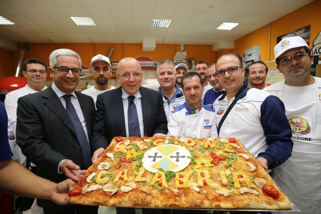  Trofeo pizza eccellenza d’Italia, Oliverio: “Siate ambasciatori di una Calabria laboriosa e onesta”