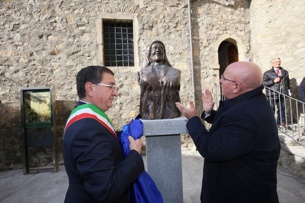 Calabria: Oliverio scopre busto suor Fanizzi, punto riferimento 