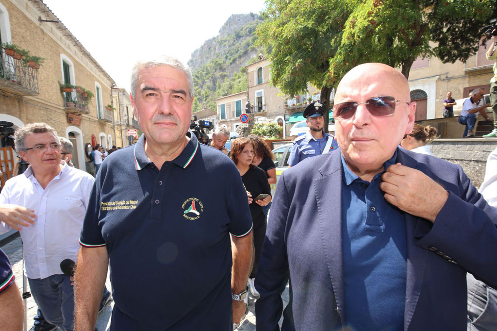 Oliverio a Civita: “Mai più tragedie come questa”