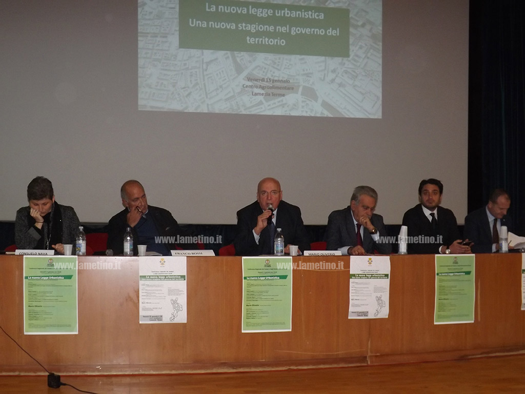 Lamezia, Oliverio: “Nuova legge urbanistica non è Bibbia”