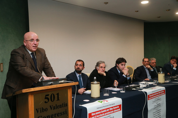 Oliverio a Vibo per fare il punto sulla situazione sanitaria