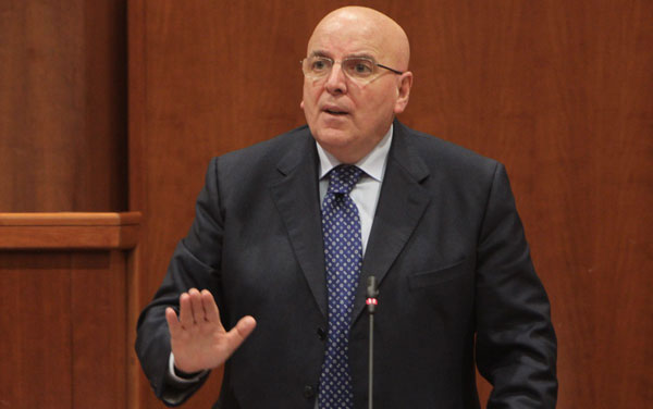 Sindacati ad Oliverio: "Serve incontro urgente per un tavolo di crisi Calabria" 