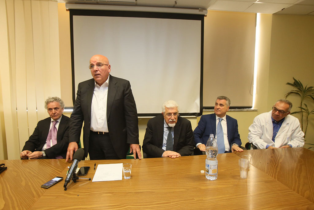Oliverio inaugura reparto oncologico ospedale Ciaccio di Catanzaro