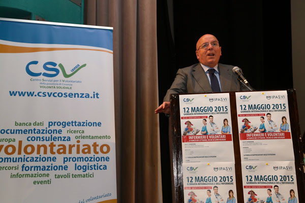 Sanità: Oliverio, rimettere in piedi sistema dignitoso 