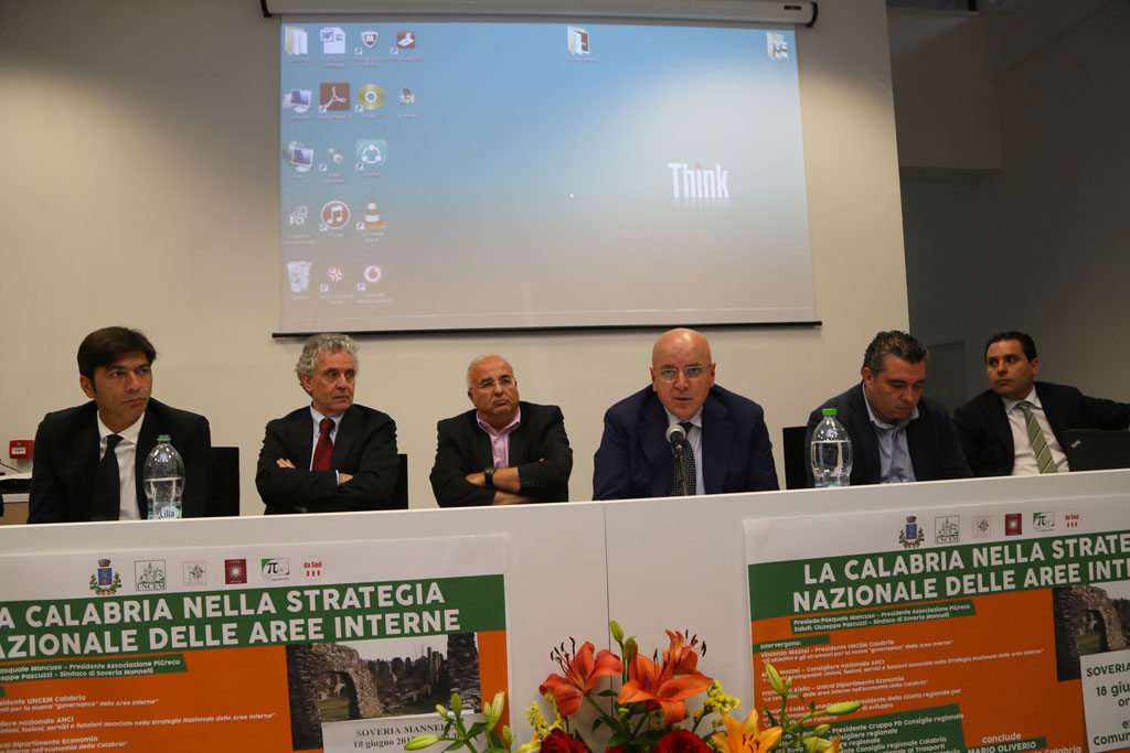 Oliverio a Soveria Mannelli, per costruire sviluppo occorre difendere aree interne