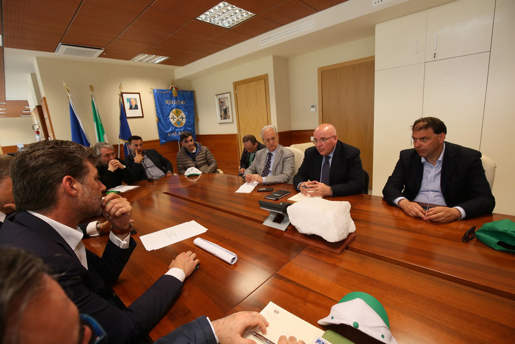 Presidente Oliverio incontra rappresentanti degli agricoltori