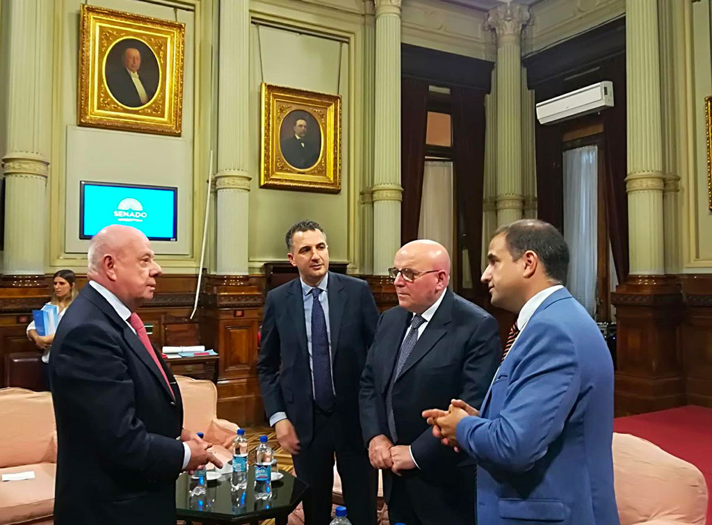 Oliverio in Argentina, incontri con autorità e le comunità calabresi di emigrati