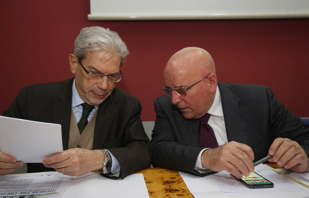 Ministro De Vincenti a Lamezia: "Patto per la Calabria sta funzionando. Su ponte sullo Stretto Berlusconi fa propaganda"