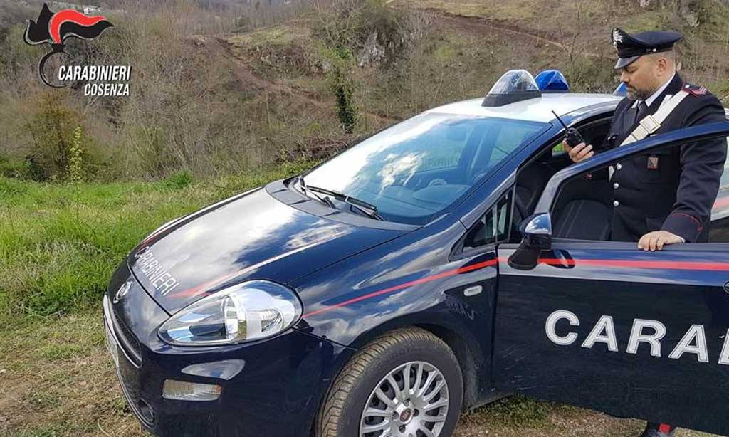 Uccide lo zio nel cosentino e si costituisce ai carabinieri