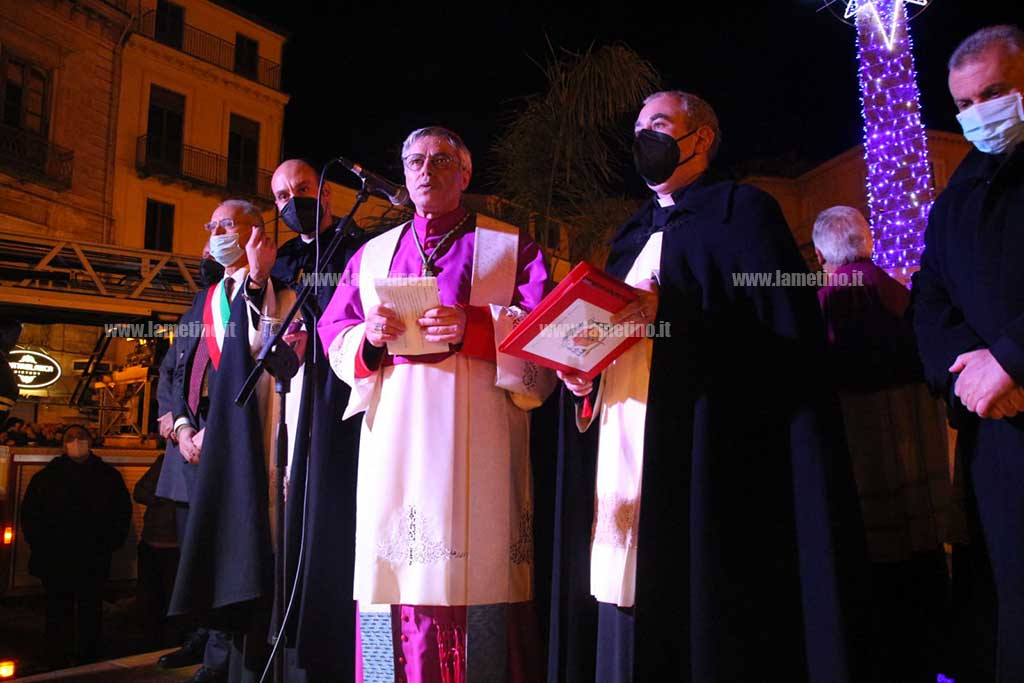 omaggio-floreale-immacolata-2021066057d54faf_010fb.jpg