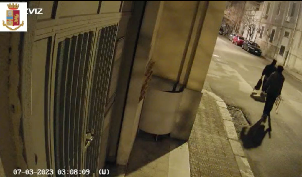 Omicidio a Reggio, identificati e arrestati 2 degli autori: uno è minorenne - VIDEO