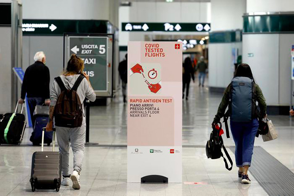 Covid, variante Omicron "arriva" in Italia: positivo un cittadino campano di ritorno dal Mozambico 