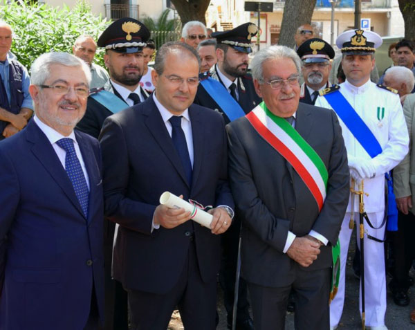 Michele Affidato nominato cavaliere ufficiale della Repubblica a Crotone