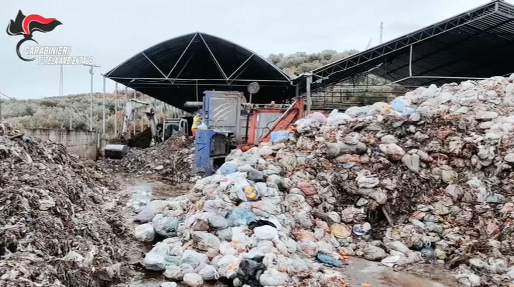 Operazione contro traffico illecito di rifiuti, 20 misure cautelari: sequestri anche a Curinga - Nomi e Video