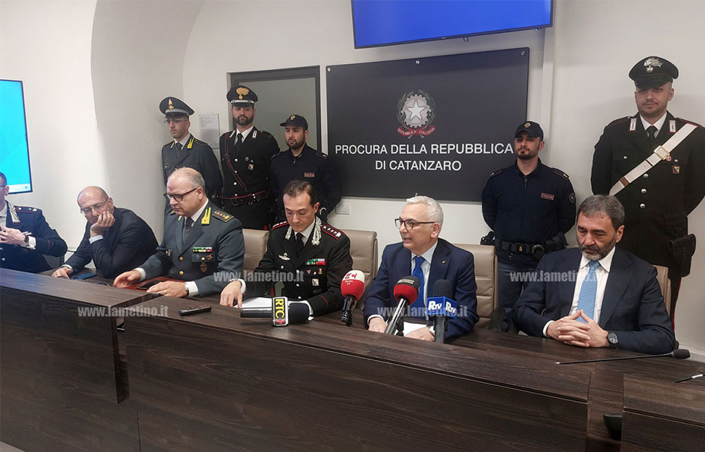 Operazione antidroga "Recovery" a Cosenza, latitante arrestato su spiaggia a Nocera Terinese