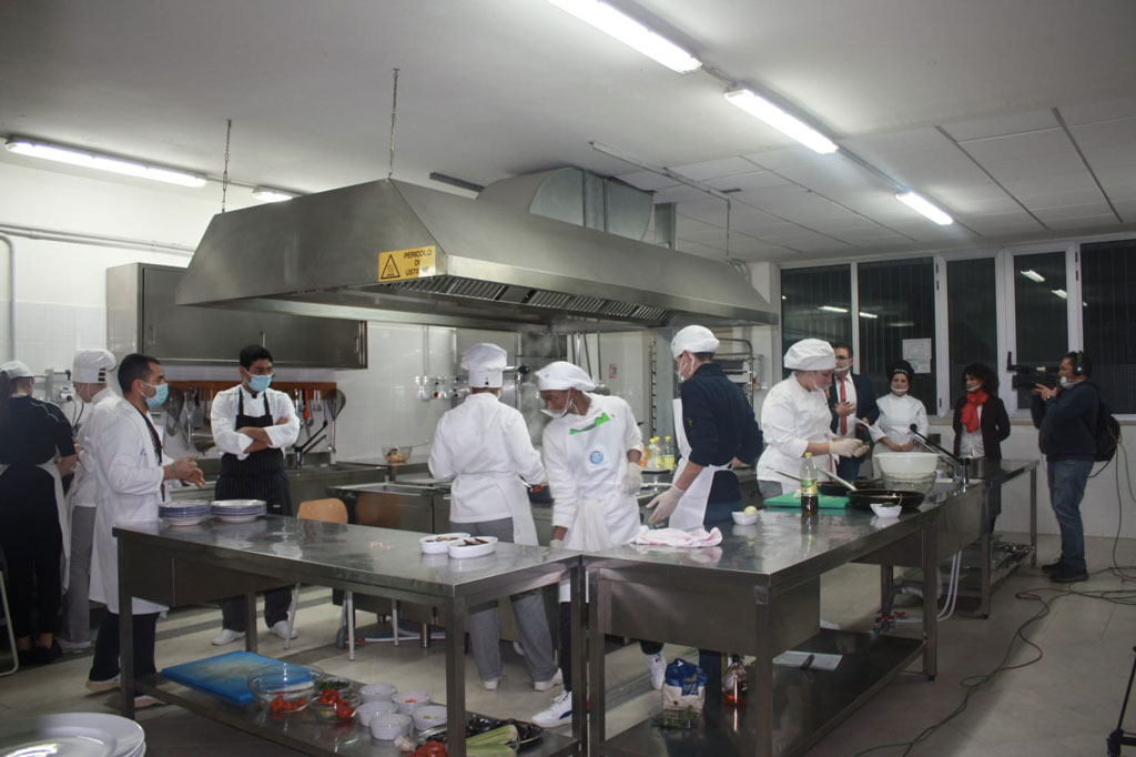 Lamezia, “Fornelli challenge” in streaming per l’open day dell’istituto ‘Einuadi’