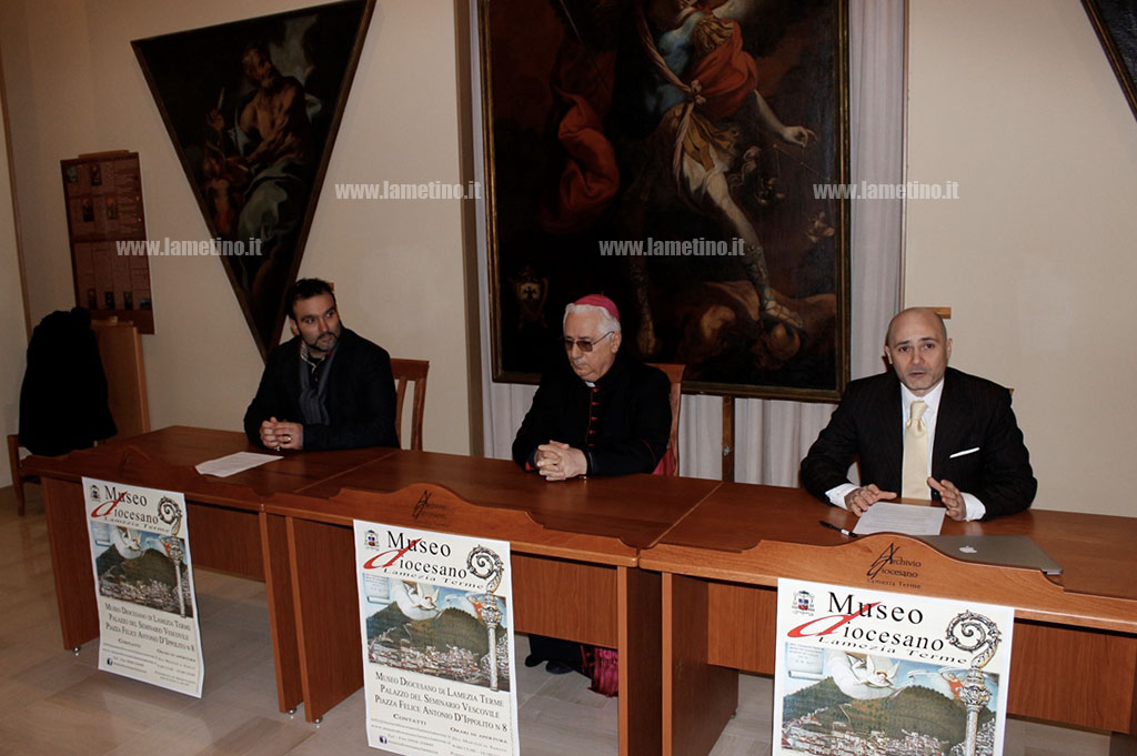 Lamezia: l’arte per rappresentare la storia di Gesù, Mazza dona opera alla Diocesi