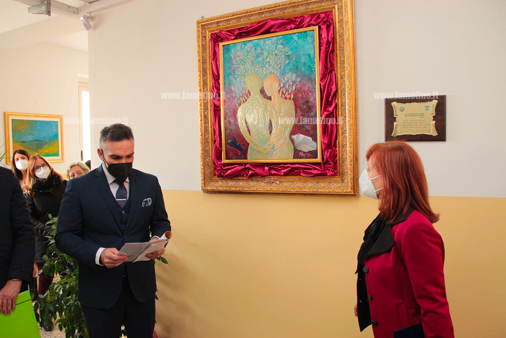 Lamezia, al Comprensivo “Ardito-Don Bosco” consegnata opera artistica in memoria dei coniugi Aversa