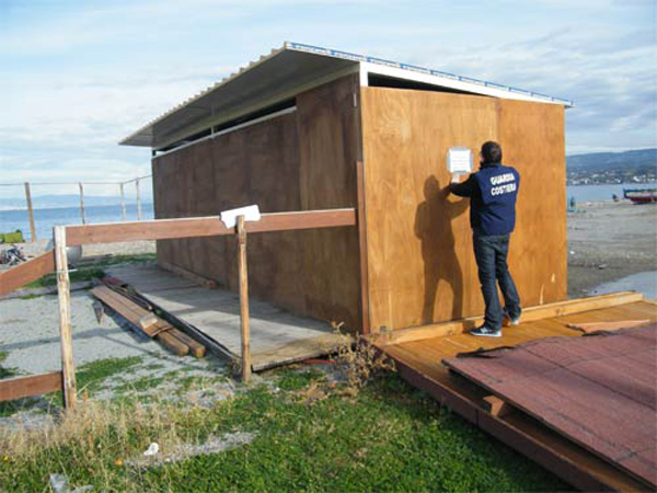 operazione-Litoranea-g-costiera-area-sequestri-aprile-2014-4.jpg