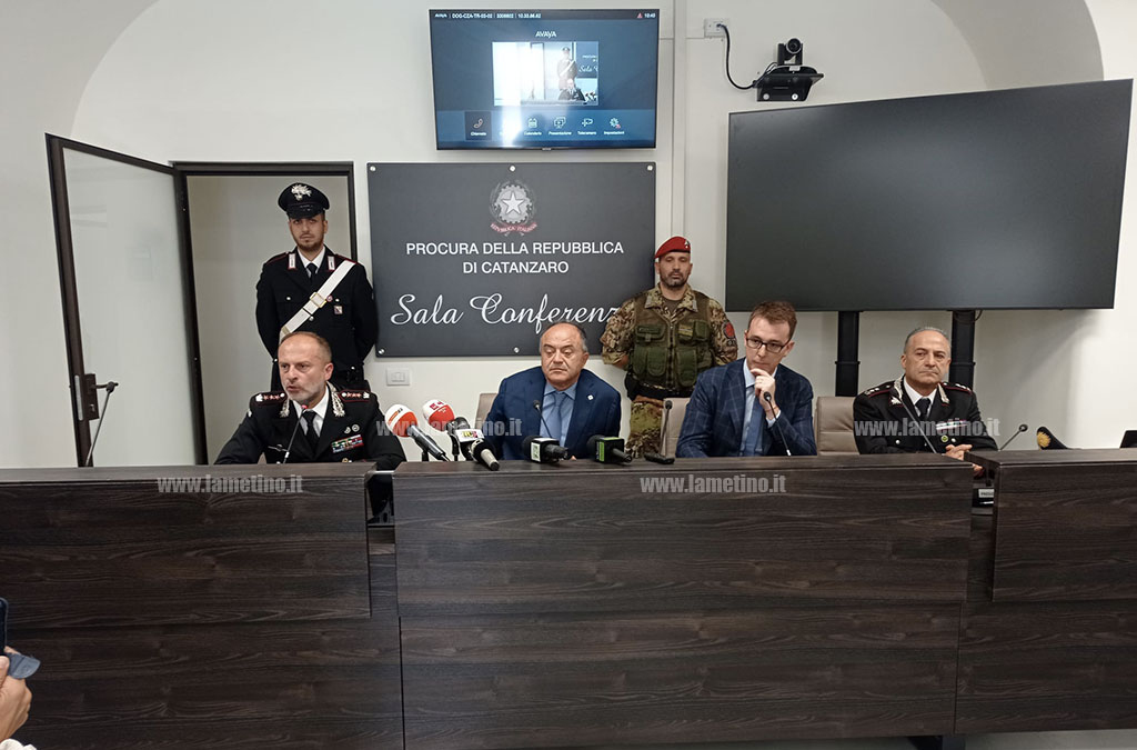 operazione-crotoense_250d1.jpg