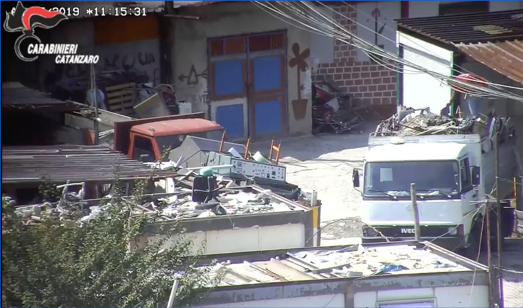 Lamezia, operazione Quarta chiave contro traffico di rifiuti a Scordovillo: pm chiede condanne in abbreviato 