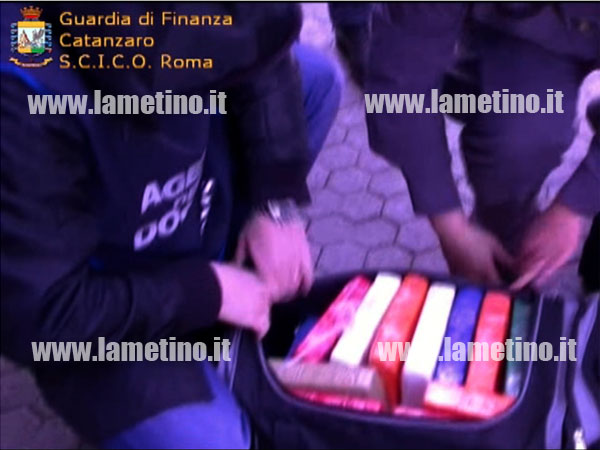  'Ndrangheta: Sequestrate due tonnellate di droga, 44 arresti