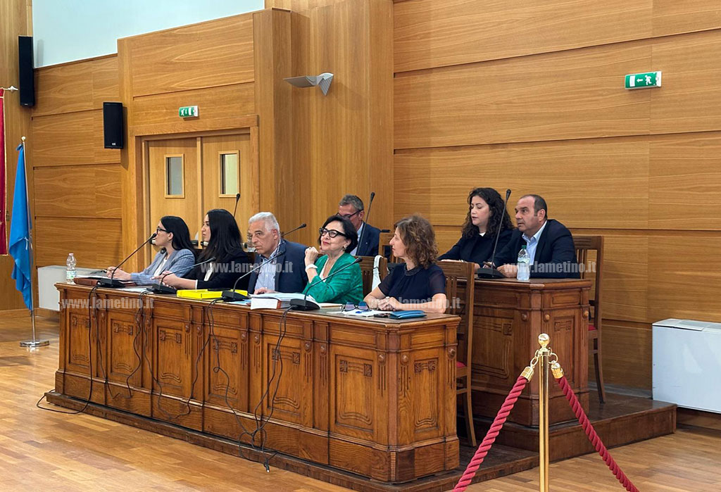 opposizione-10.54.311_993e1.jpg