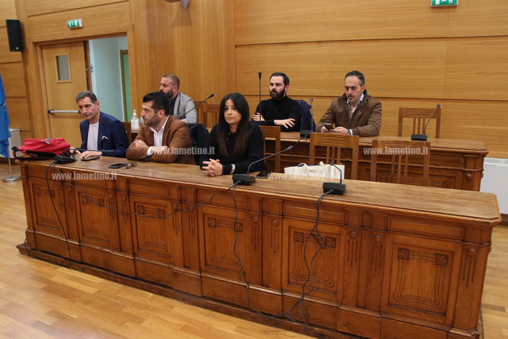 opposizione0a9fd_4fca3.jpg