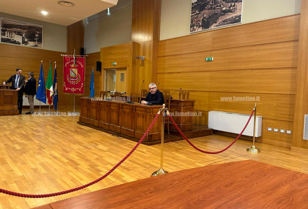 opposizione8126_4d524.jpg