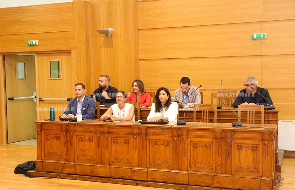 opposizione_a8e51.jpg