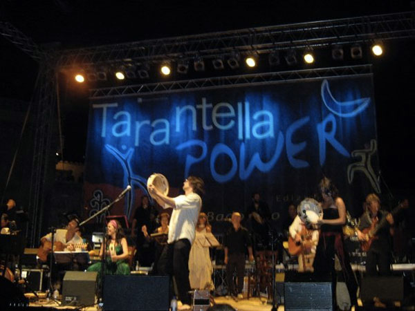 Lamezia: L'Orchestra Popolare Calabrese domani in concerto dopo le 23:00