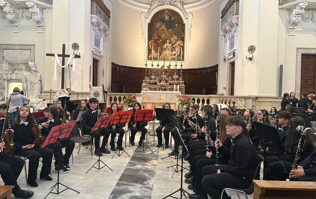 orchestra30_9e88c.jpg