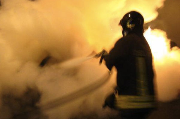 Calabria: Auto imprenditore distrutta da ordigno rudimentale a Briatico