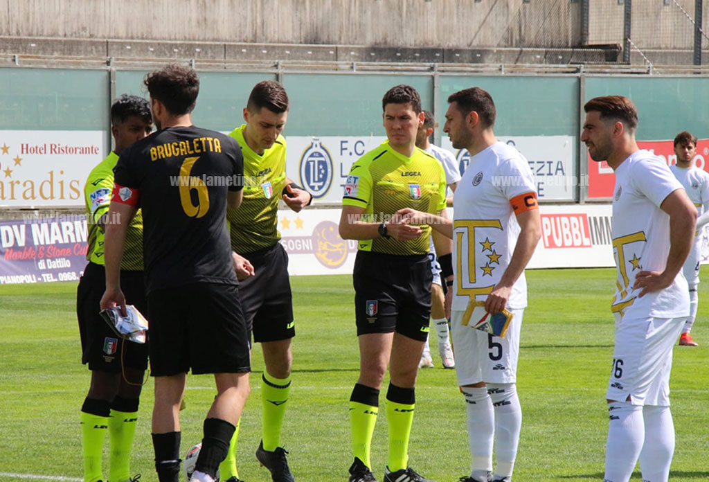 Fc Lamezia battuto in casa dal Sant'Agata. Gialloblu fuori dai giochi per il primo posto