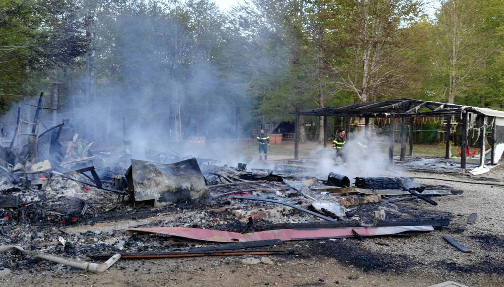 Area ristoro "Orme nel parco" distrutta da incendio a Zagarise