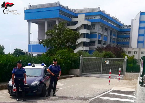 Lamezia: rivendeva metadone davanti ospedale dopo averlo ritirato al Sert, arrestato 43enne