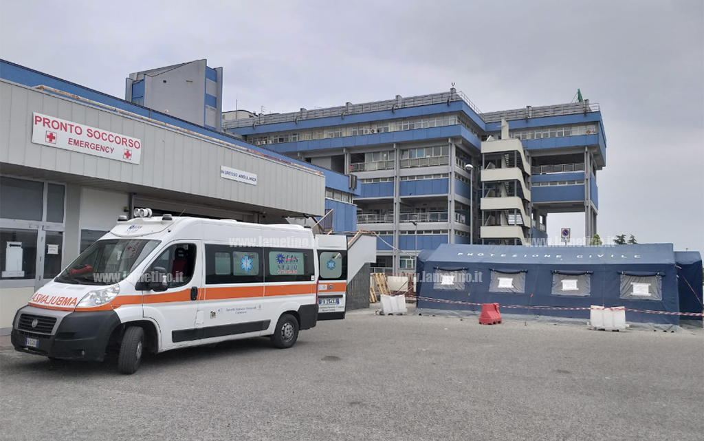 Sanità, associazioni lametine: "Perché molti tamponi non vengono processati a Lamezia?"