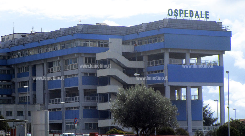 Sanità, associazioni cittadine: "Abramo non ha competenza per esprimersi sull'ospedale di Lamezia"