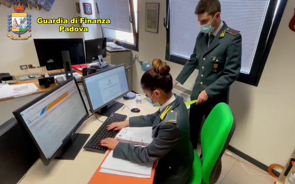 Operazione "Candidopoli" su liste elettorali false: 15  indagati, coinvolti anche tre comuni calabresi